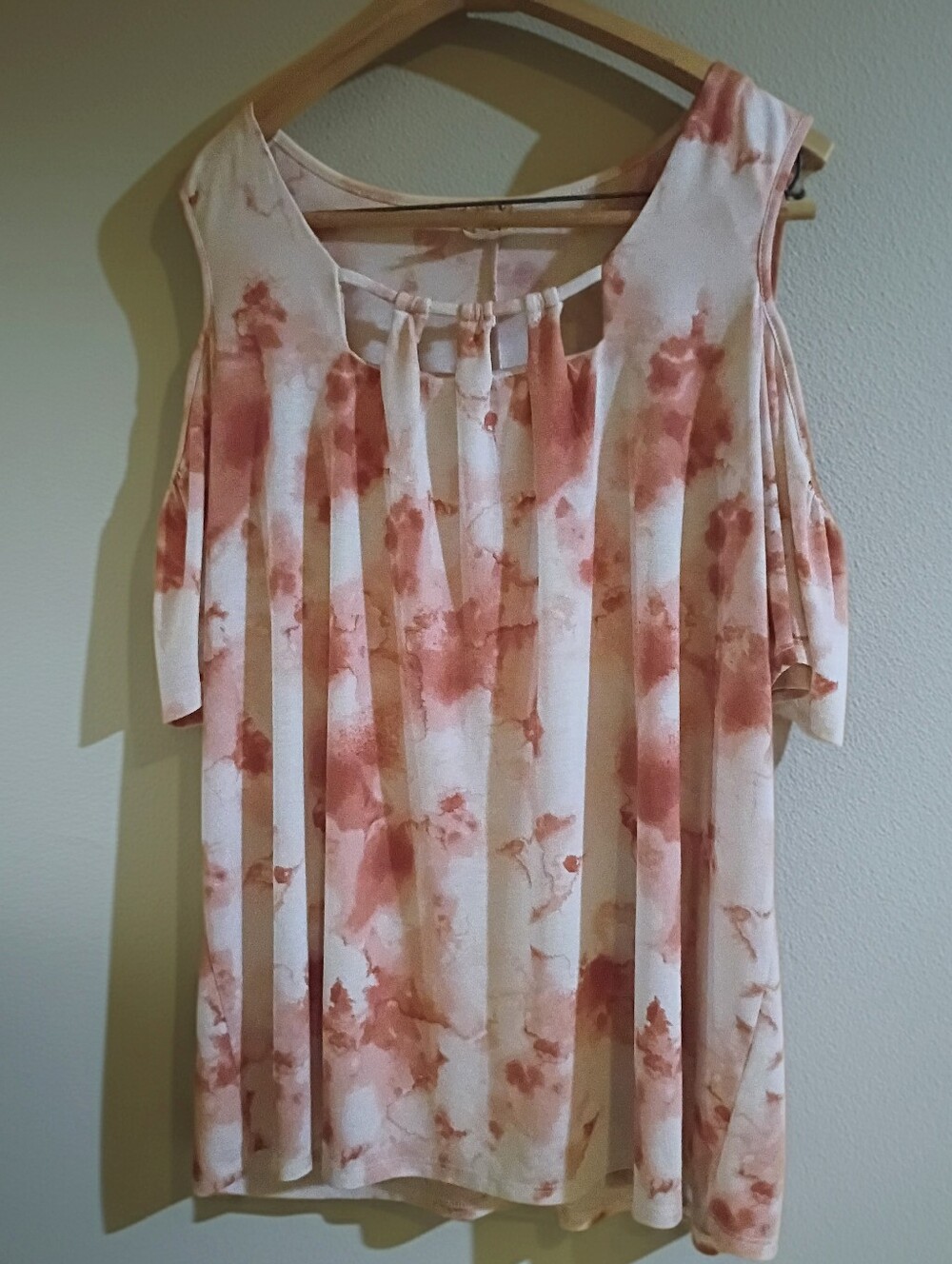 Women's Cold-Shoulder Floral Tie-Dye Top - 2X
